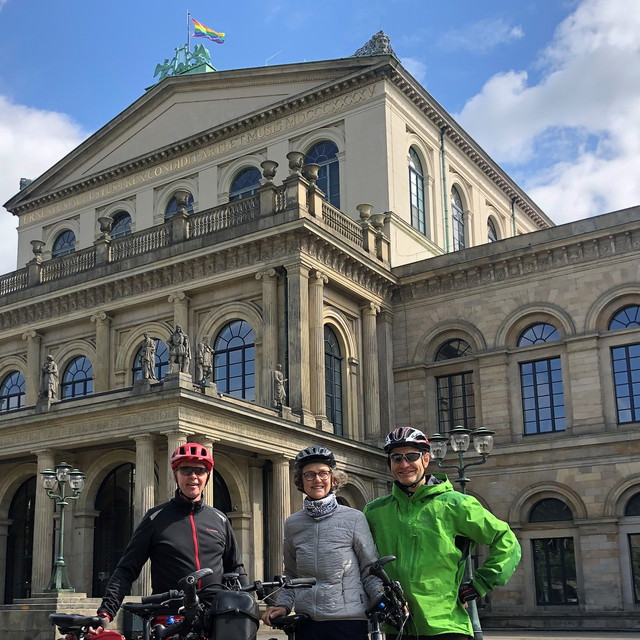 Opernhaus Hannover mit Radabenteurern