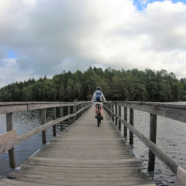 Pontonbrücke über den Delsjön(see)